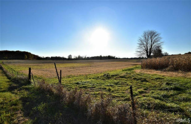 18507 FOGEL RD, CHURUBUSCO, IN 46723, photo 2 of 15